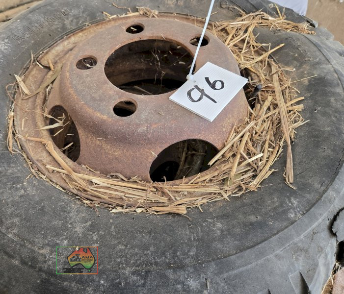 6x Nissan Truck Rims & Tyres (7.50-16) - photo 2