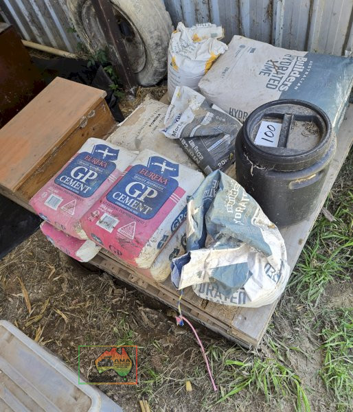 Assorted Bags of Lime & GP Cement.