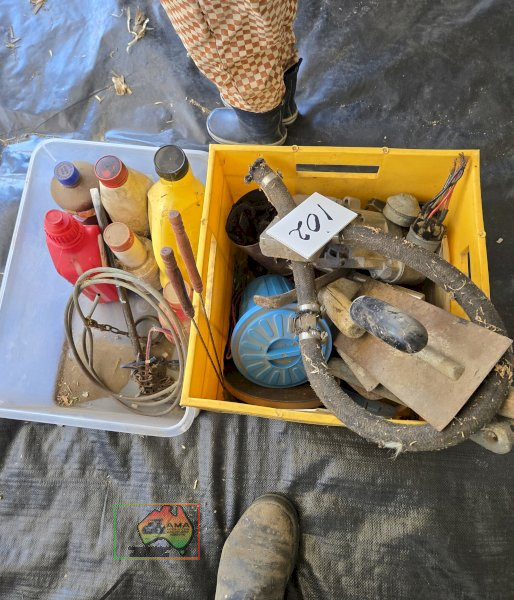 2x Tubs of Sundry Items - photo 2