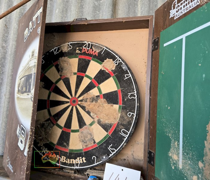 'Battlers Bar' Dart Board Cupboard - photo 2