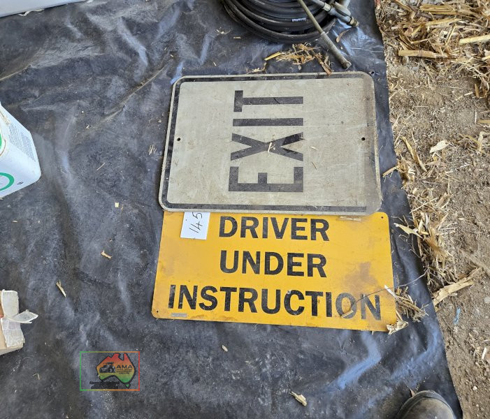 2x Signs - photo 2
