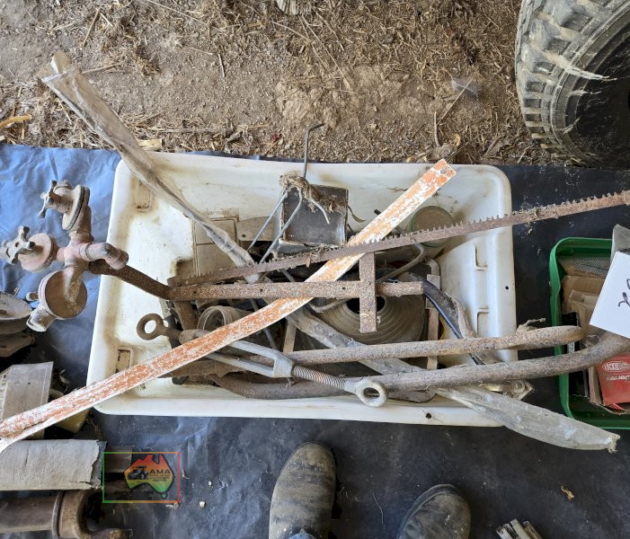 Wirly Bird, Hacksaw, Spray Nozzle & Sundries - photo 4