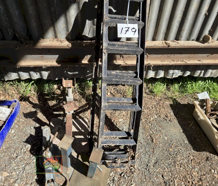 Car Ramps, Jacks & Stands - photo 3