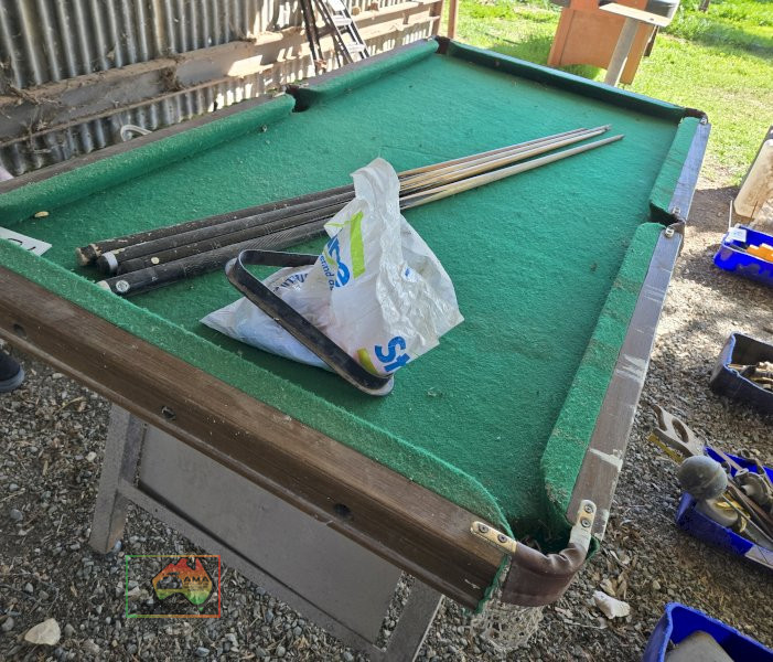 Kids 6x3 Pool Table with Balls & Cues - photo 2