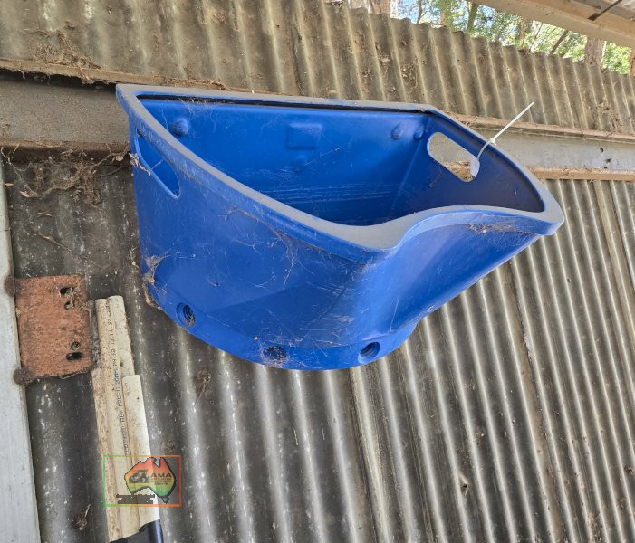 6 Teat Calf Milk Feeder