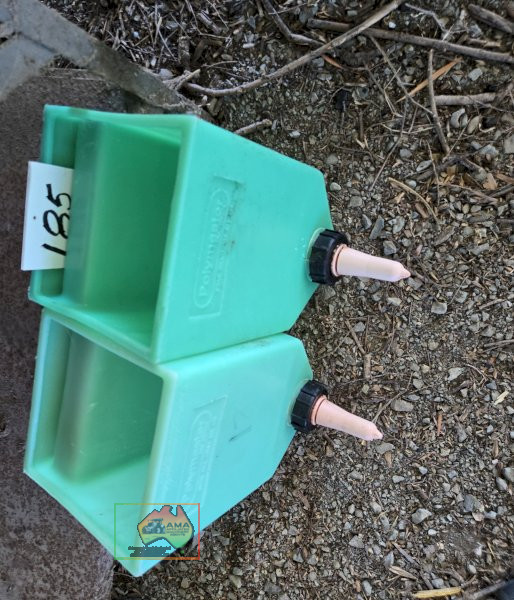 2x Single Teat Calf Feeders - photo 2