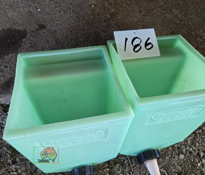 2x Single Teat Calf Feeders - photo 2