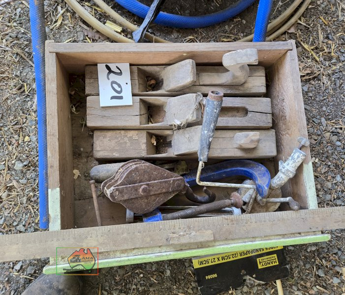 3x Wood Planes & Sundries