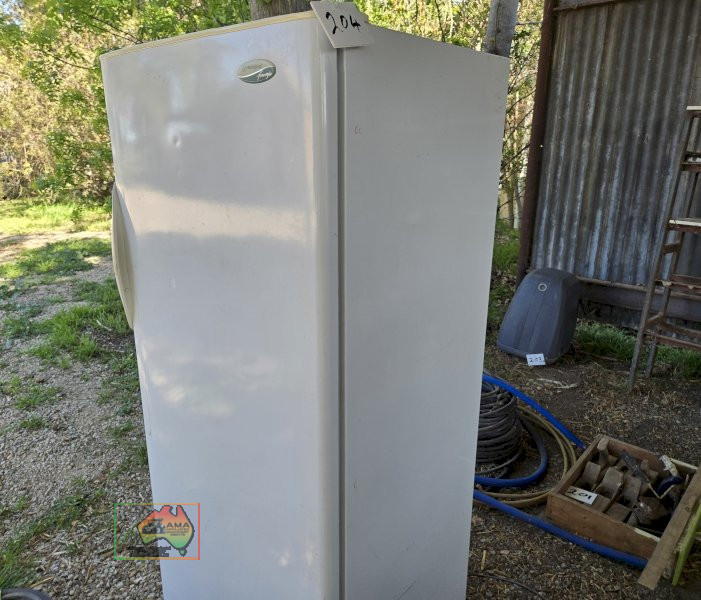 Westinghouse 'Freestyle' Fridge - photo 2