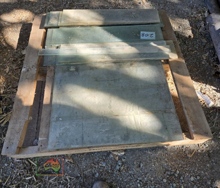 Assorted Glass Panels & Louvres - photo 1
