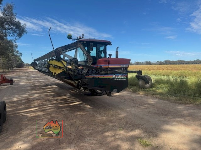 MacDon Windrower 9352 C - photo 3