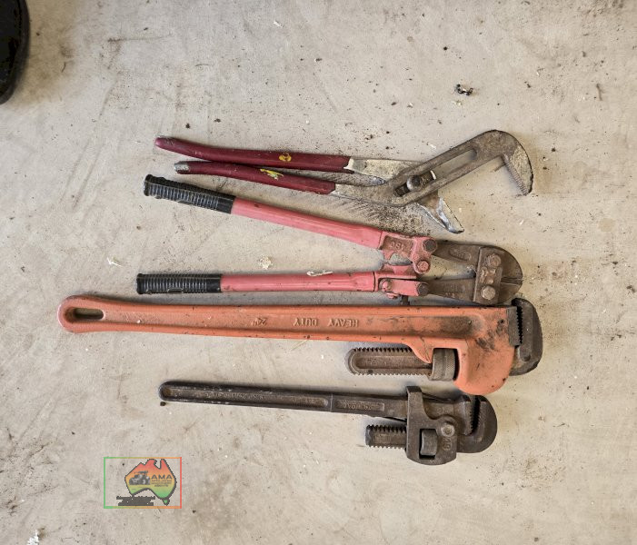 2x Stilsons, Bolt Cutter & Multigrip - photo 2
