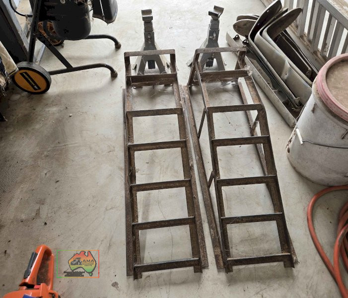 2x Car Ramps & Jack Stands - photo 2