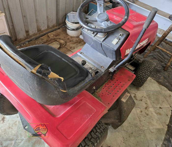 MTD 38" Yard Machines Ride-on Mower - photo 3