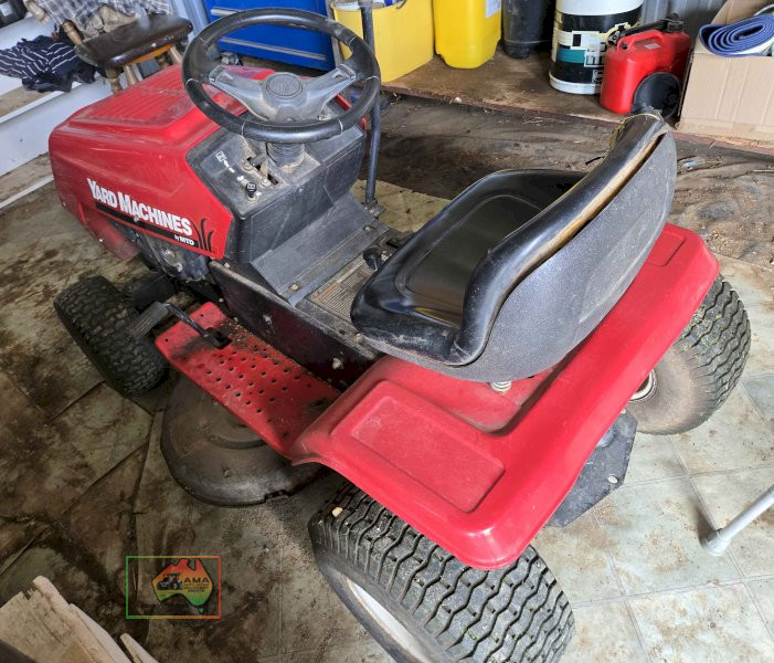 MTD 38" Yard Machines Ride-on Mower - photo 2