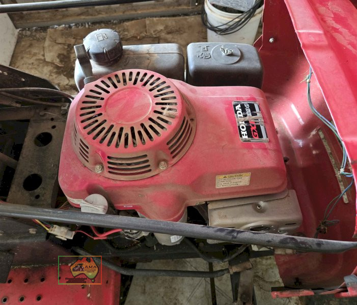 MTD 38" Yard Machines Ride-on Mower - photo 5