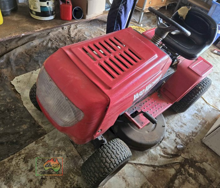 MTD 38" Yard Machines Ride-on Mower - photo 4