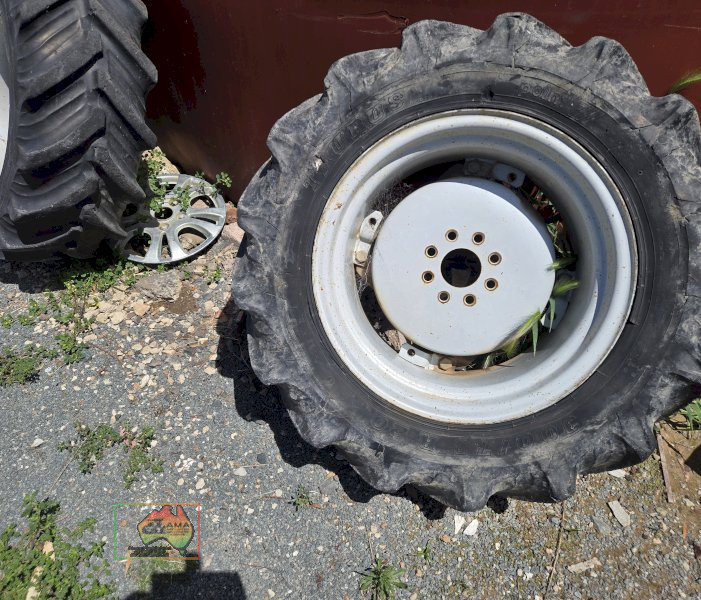 2x Front Tractor Rims & Tyres - photo 3