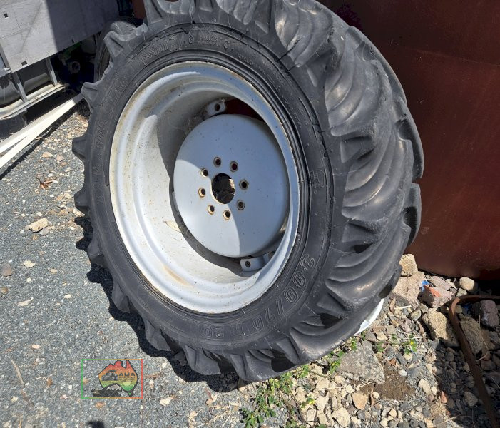 2x Front Tractor Rims & Tyres - photo 2