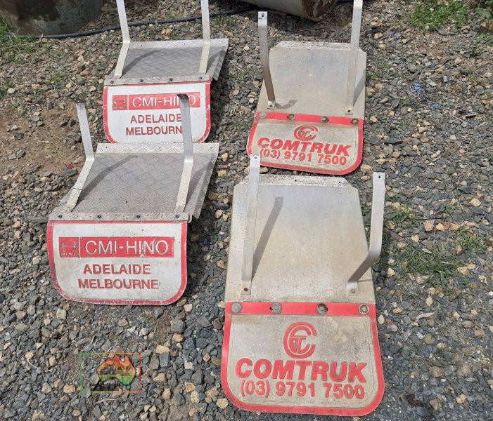 4x Alloy Truck Mudflaps - photo 1