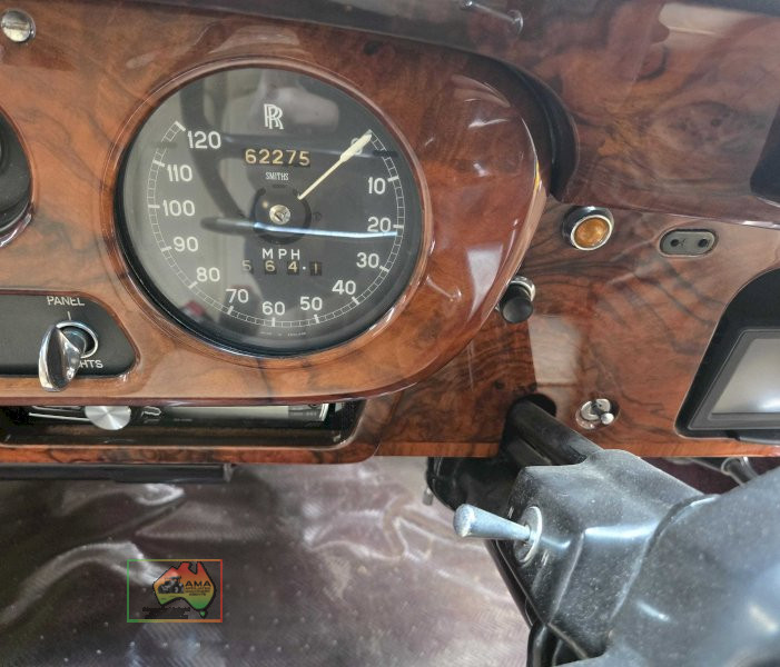 Fully Restored 1965 Silver Cloud III - photo 11