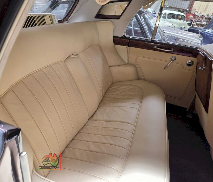 Fully Restored 1965 Silver Cloud III - photo 14
