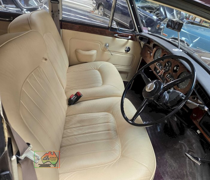 Fully Restored 1965 Silver Cloud III - photo 9