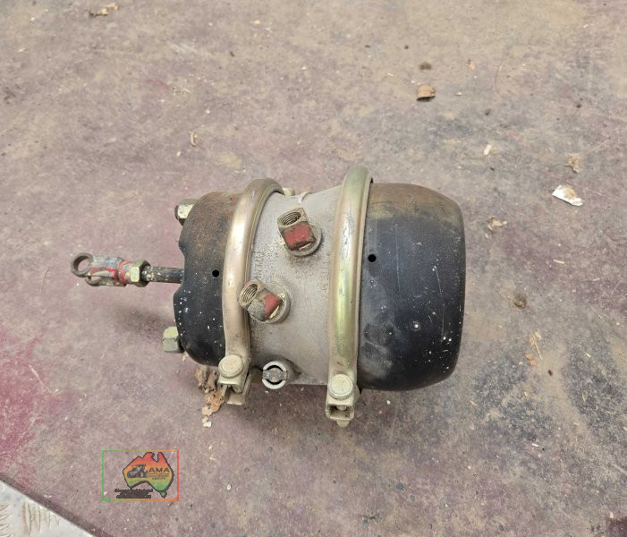 Used Brake Booster in Working Cond. - photo 1