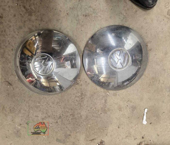 Pair of VW Hubcaps - photo 1