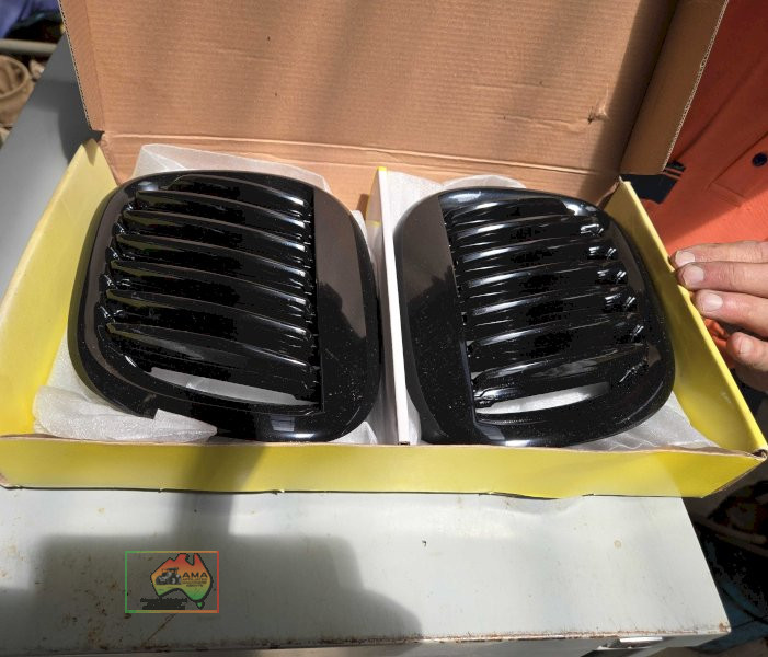 BMW Series 3 Front Inserts (New) - photo 3