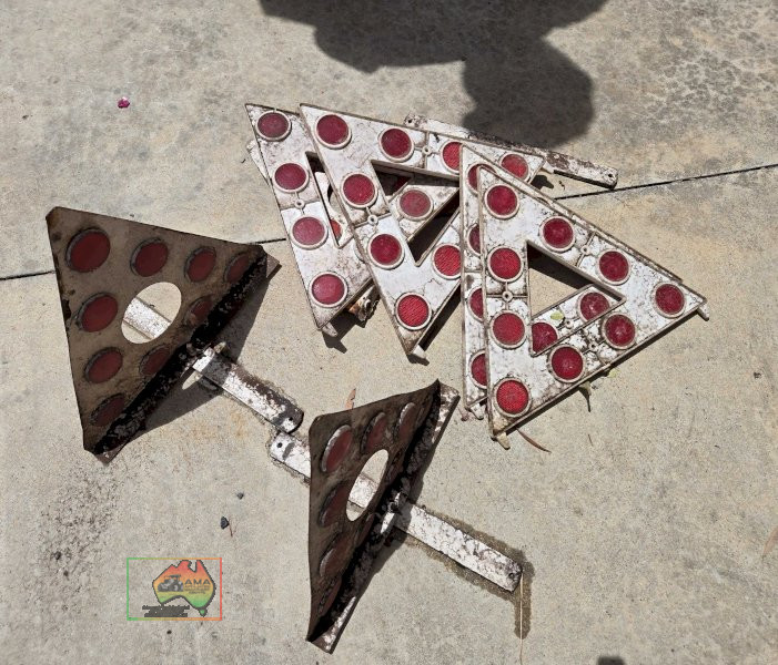 Assorted Truck Breakdown Triangles - photo 1
