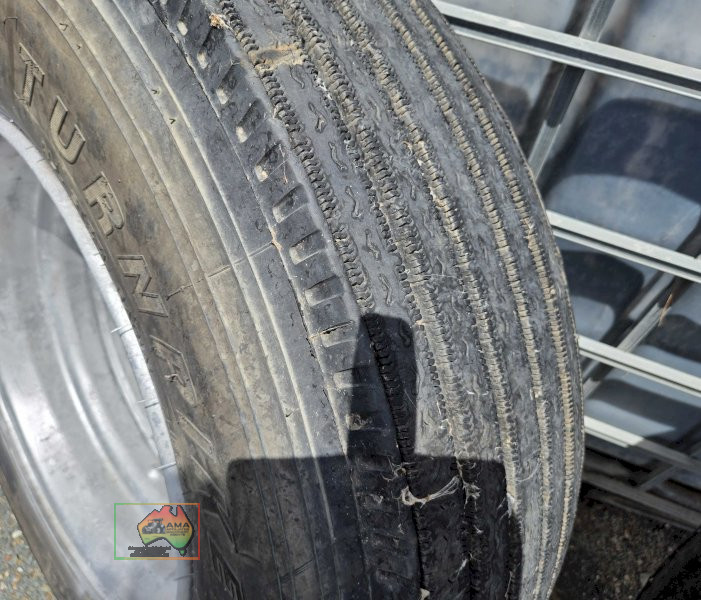 Pair of 11R22.5 Spider Rims with Steer Tyres - photo 3