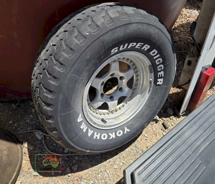 Alloy Rim & Tyre 31x10.5R15LT