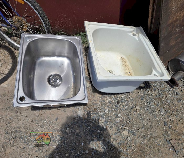 2x Laundry Wash Tubs