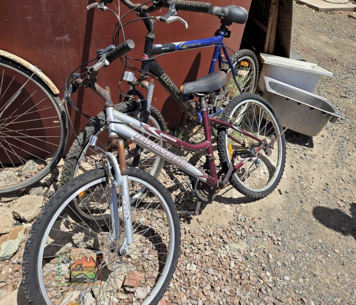 Pair of Malvern Star Mountain Bikes - photo 2