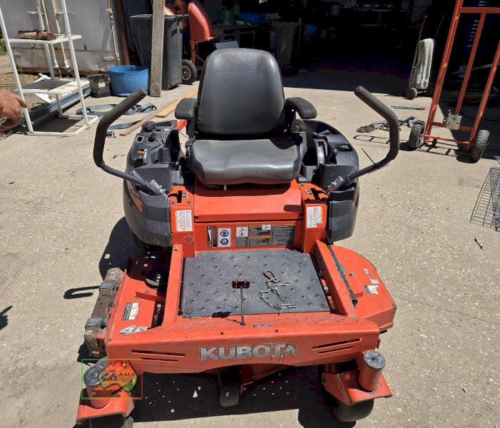 Kubota Z122e Kommander 48 Zero Turn Mower - photo 2