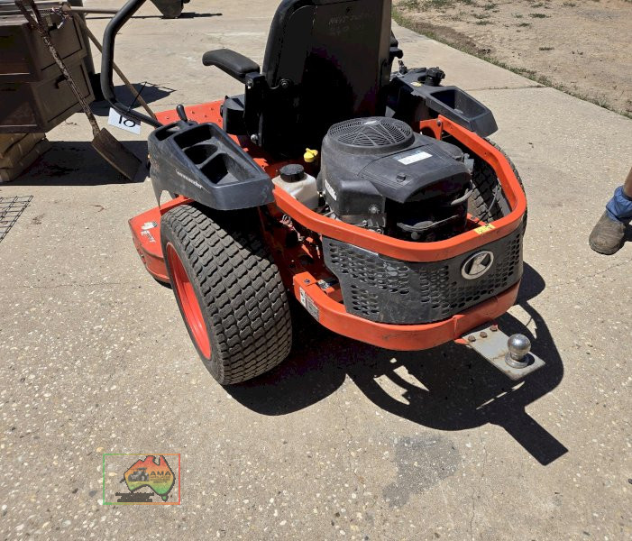 Kubota Z122e Kommander 48 Zero Turn Mower - photo 5