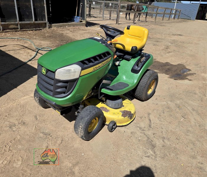 John Deere S100 Ride-on Mower - photo 1