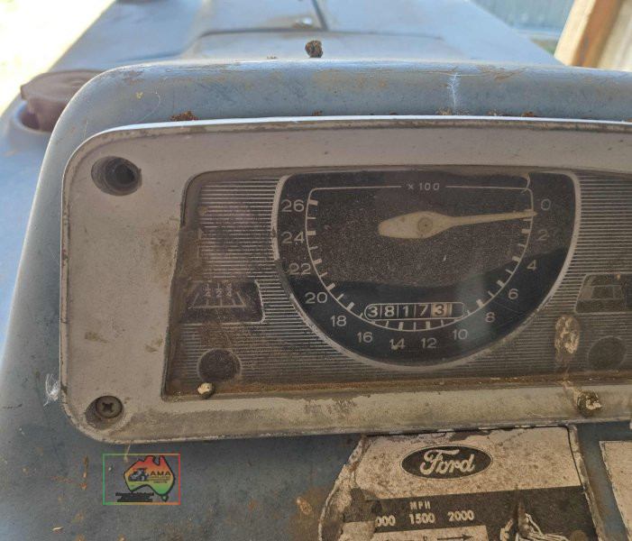 Ford 3000 Tractor - photo 9