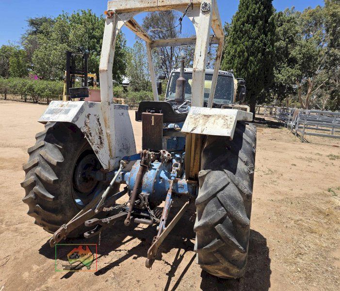 Ford 3000 Tractor - photo 5