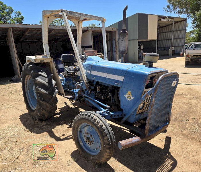 Ford 3000 Tractor - photo 4