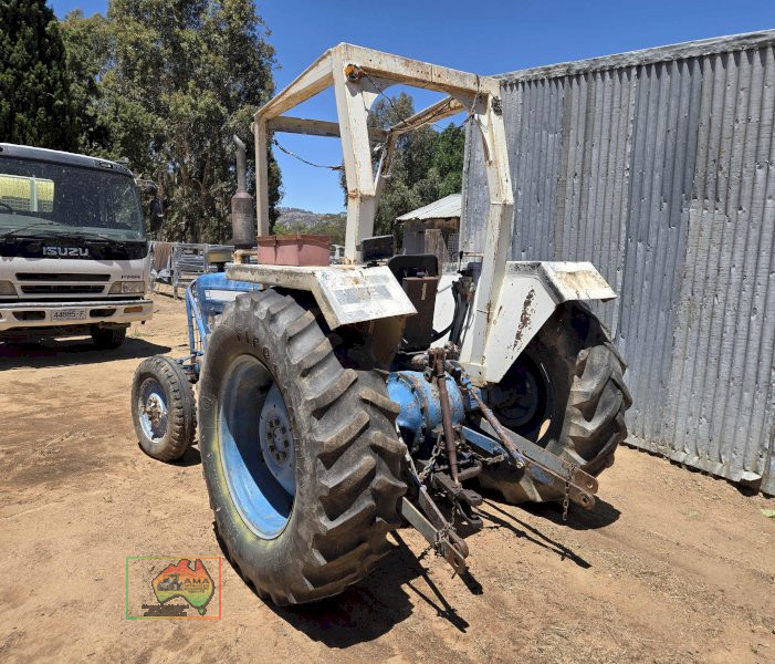 Ford 3000 Tractor - photo 6