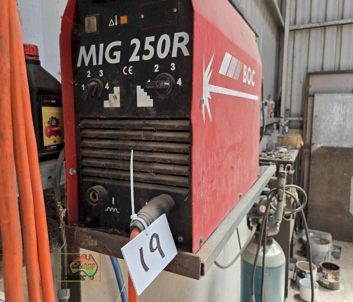 BOC MIG-250R Welder