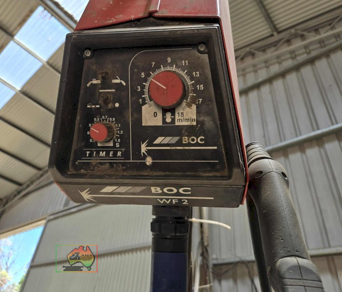 BOC MIG-250R Welder - photo 4