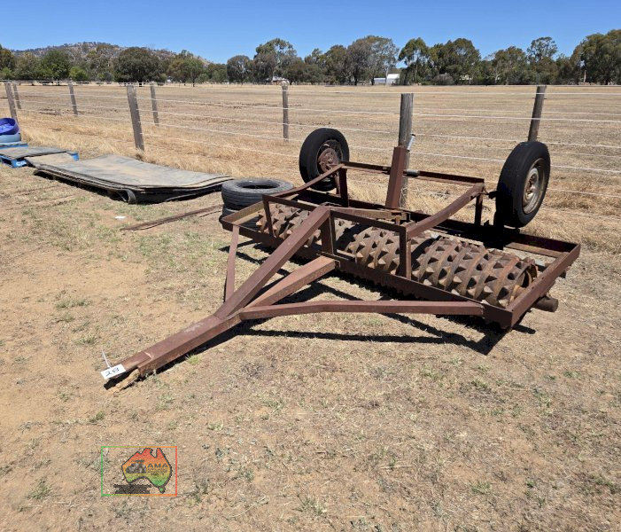 8ft Trailing Spiked Roller