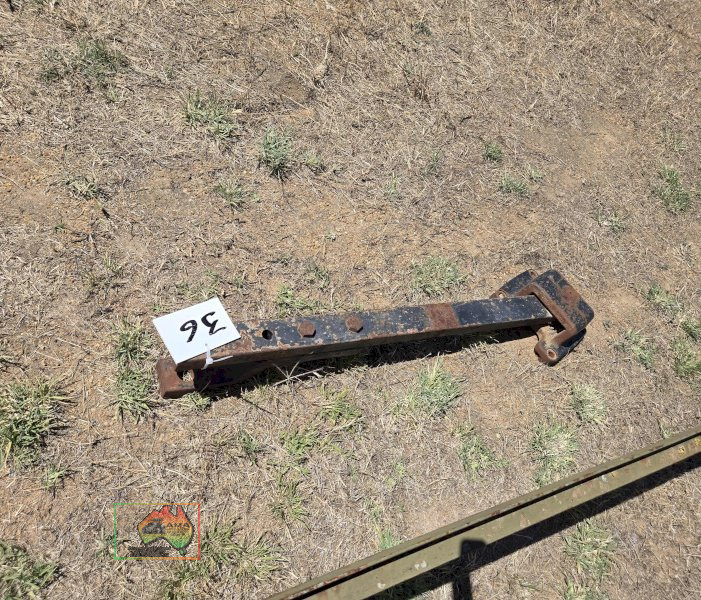 Swinging Tractor Drawbar off 100Hp Case - photo 3