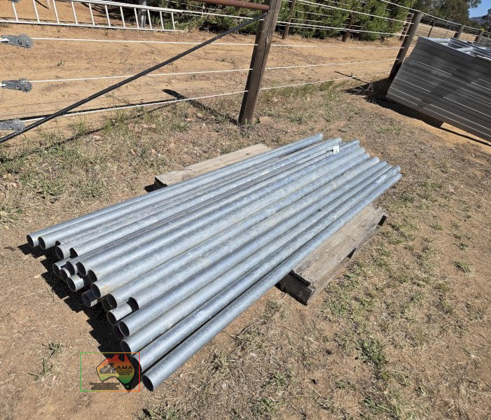 22x Pipe Yard Rails 2.5m+