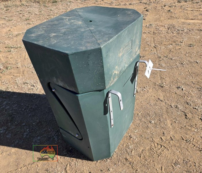 Pair of Polymaster PT-03 Hay Racks - photo 2