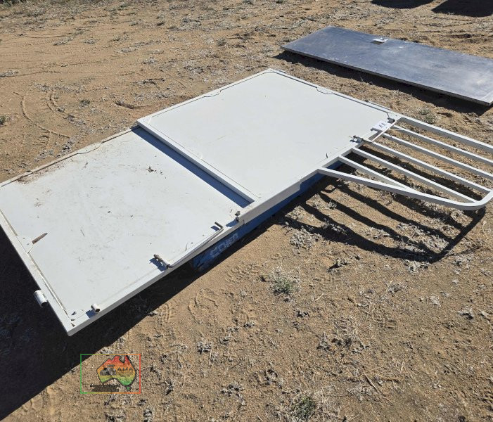 White Horse Float Divider - photo 3