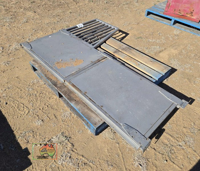 Silver Horse Float Divider - photo 2